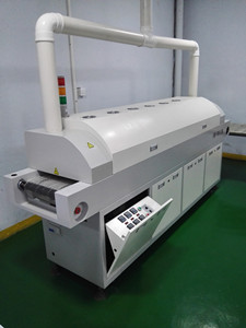 太陽(yáng)能路燈廠家 太陽(yáng)能路燈焊機(jī)